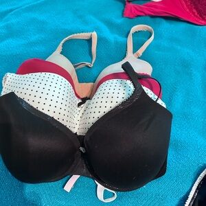 32DDD Victoria Secret Bras worn maybe 2 times